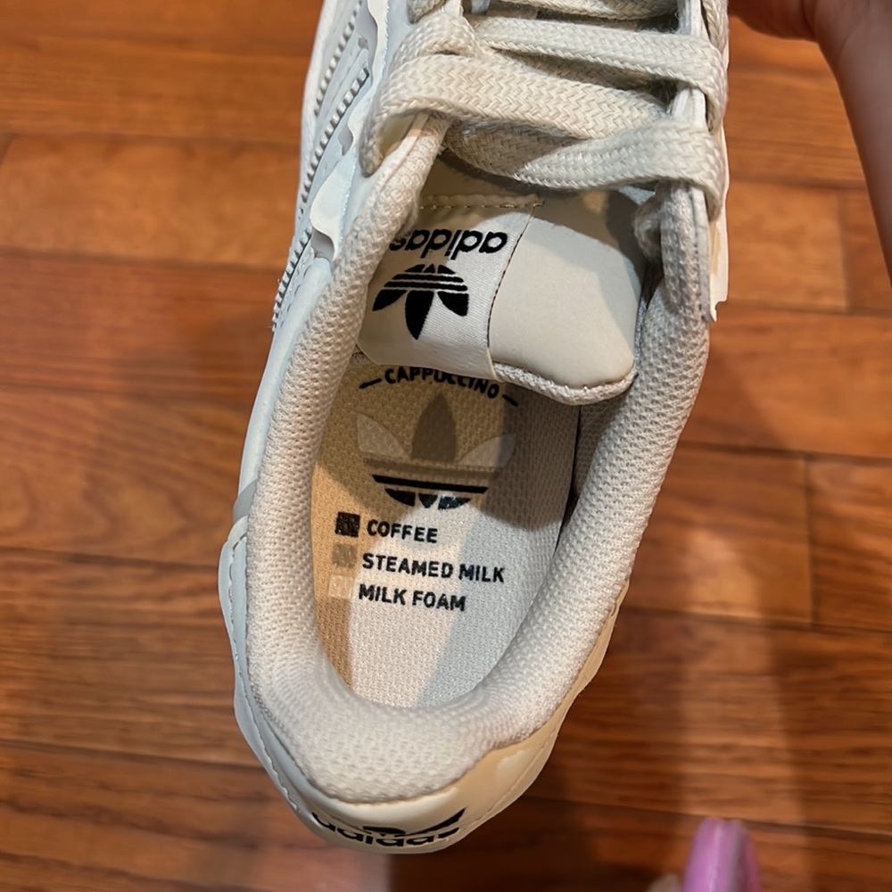 NWOT women’s adidas superstar sneaker size 6.5 - Picture 7 of 7
